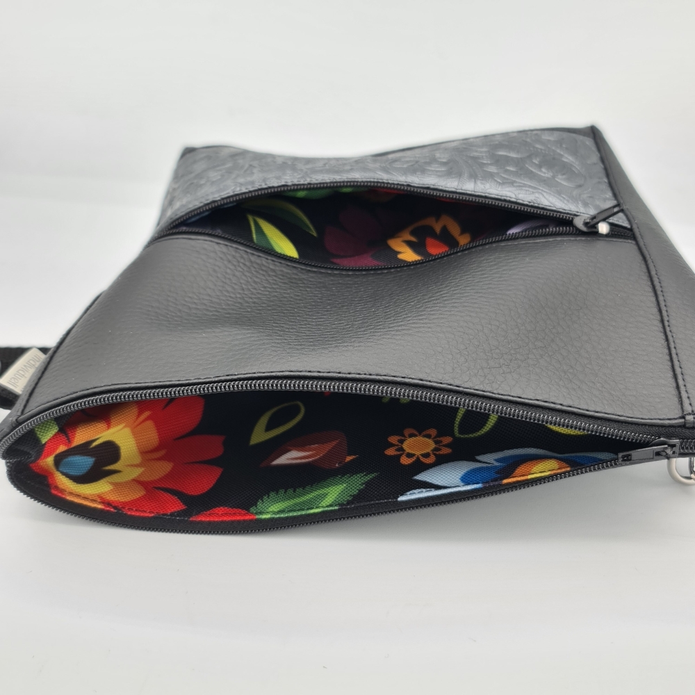 Gassitasche / Cross Bag / Hip Bag, schwarz, Blütenranken